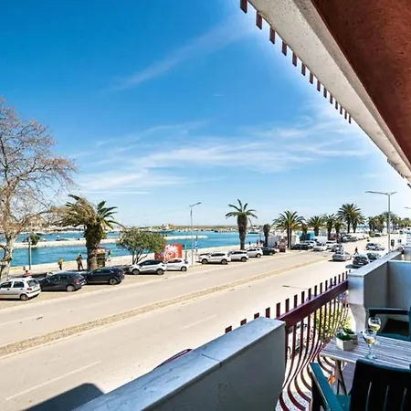 Avenida - Sunny Over The Marina Apartment