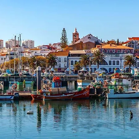 Avenida - Sunny Over The Marina * Lagos